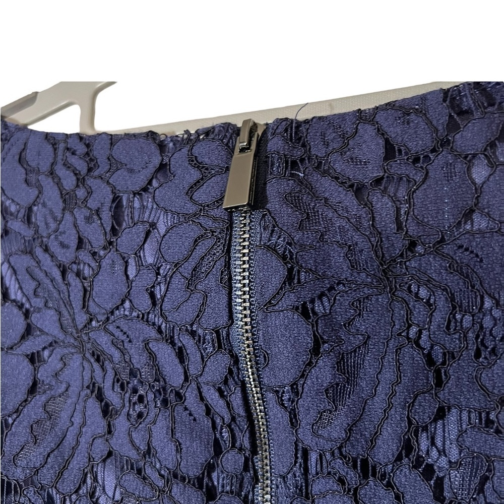 VINCE CAMUTO Navy Lace Sheath Dress Size 4 - Picture 6 of 9